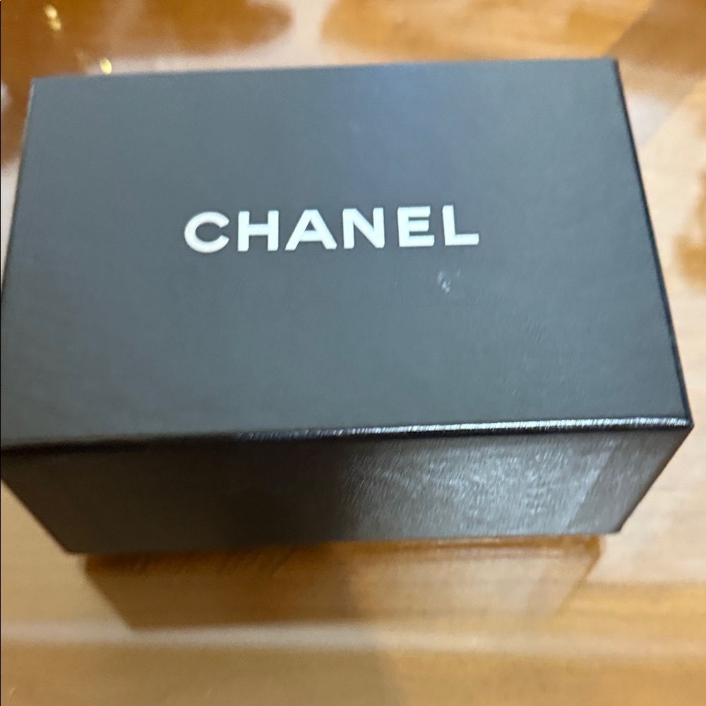 CHANEL Black Grained Leather Cosmetic Case - Picture 9 of 9